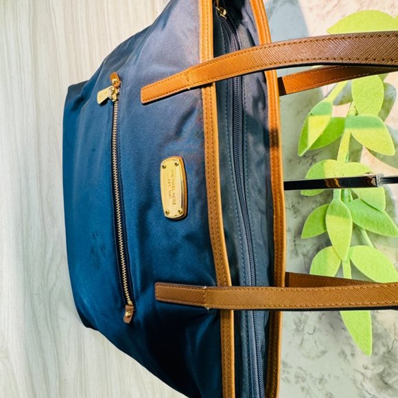 Michael Kors MK Kempton Blue Nylon Saffiano Large Leather Satchel Tote Bag - Picture 4 of 9